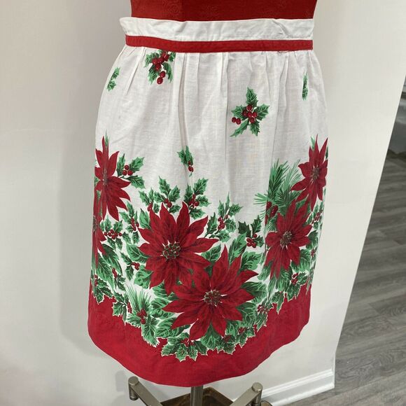 Vintage Christmas Apron Printed Cotton Red White Green Poinsettias & Holly Motif - Picture 3 of 5